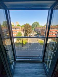 2 bed free parking Mcr apartment by City SuperHost