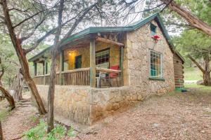 Cedar Falls Cabin 1 Near Arbuckle Mtn Trails