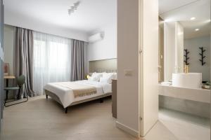 North by Urbanesq Cortina N