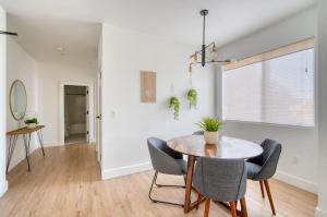 Stay Portland Collection - City Serenity- Stylish 2-Bed Alberta Haven