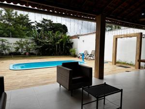 Casa ampla com área de lazer