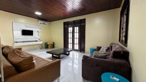 Casa ampla com área de lazer