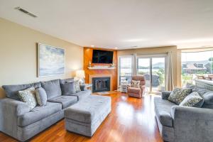 Sun-Filled Condo with Smith Mountain Lake Views