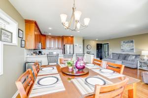 Sun-Filled Condo with Smith Mountain Lake Views