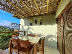 Residência em condom, 1 ou 2 suítes, vista para o mar, Praia do Curral, Ilhabela