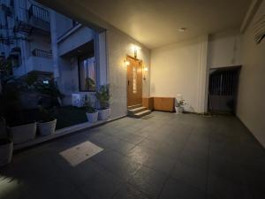 Luxury 4BHK w Deck NRI Friendly Stay Vadodara