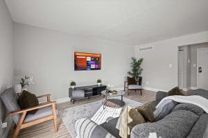 Stylish & Modern Unit Prime Location & Comfort