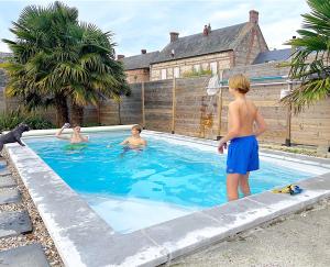 Maisons de vacances Gite Les Eaux du Moulin piscine chauffee et jacuzzi : photos des chambres