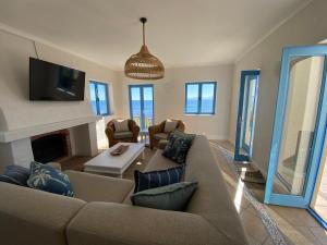 Casa Balena - Gansbaai seafront accommodation, back-up power
