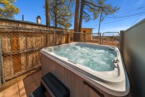 NEW I Hot Tub I Game Room I Arcade 15k Games I Nearby Hikes