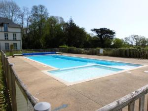Appartement familial dans un château avec piscine chauffée, proche plages et sites du Golfe du Morbihan