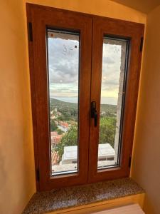 Anas House Vuno Himare