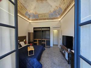 Grey House Apartments