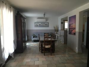 Villas PROVENCALe VILLA WITH POOL AND HOT TUB IN VAR : photos des chambres