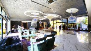 5 STAR FACILITIESWALKING DISTANCE TO AMENITIES AND THE BEACH