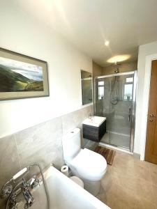 Bright & spacious ground floor garden maisonette