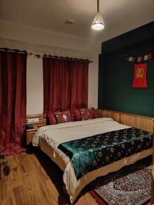 Flugafen B&B- A Peaceful home in Apple Orchards
