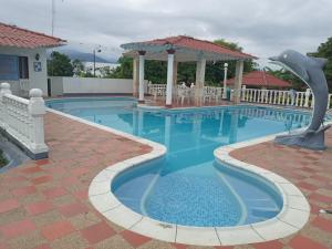 La Alborada Min 15 personas