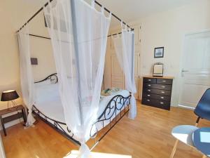 Appartements Luchon Holidays, parking, wifi, balcon, cave, T3 8 personnes : photos des chambres