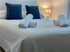 Apartamento ensueño 1a linea playa poniente 6 PAX parking wifi y AC