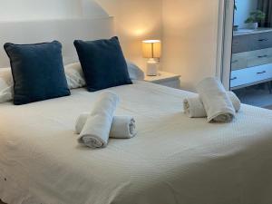 Apartamento ensueño 1a linea playa poniente 6 PAX parking wifi y AC