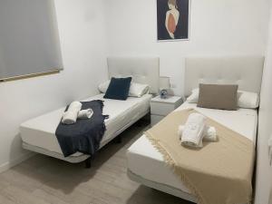 Apartamento ensueño 1a linea playa poniente 6 PAX parking wifi y AC
