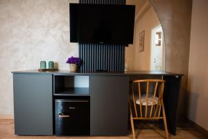 Stay At Georges And Fly