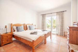 Gigantische Villa mit Meerblick, Panoramablick & Pool-Oase