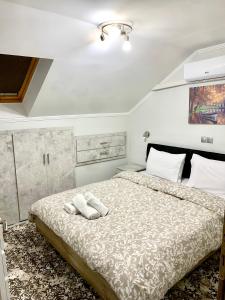 Coastal vista retreat