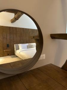Maisons de vacances Domaine Belotterie, Rural French Retreat, Sleeps 15 plus, Pool & Orchard : photos des chambres