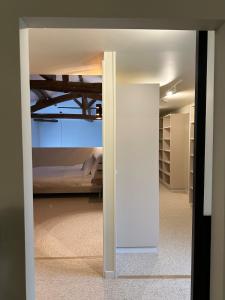 Maisons de vacances Domaine Belotterie, Rural French Retreat, Sleeps 15 plus, Pool & Orchard : photos des chambres