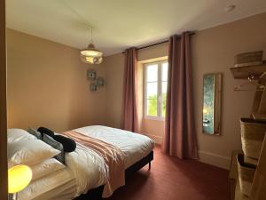 Maisons de vacances Domaine Belotterie, Rural French Retreat, Sleeps 15 plus, Pool & Orchard : photos des chambres