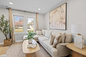 Charming Crystal Lake Retreat