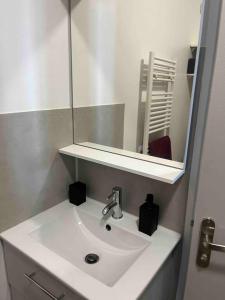 Appartements T1 Bis avec vue sur les iles sanguinaires ! : photos des chambres