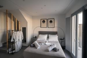 Uranides Luxury Suites