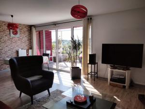 Lawrence House Barnes