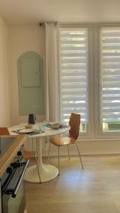 Maisons de vacances Agreable petit gite avec jardinet et piscine : photos des chambres