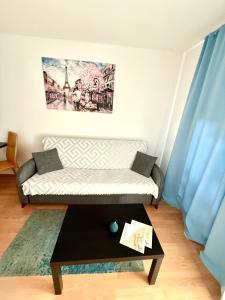 15-Zentrales 2-Zimmer Apartment-WLAN,Magenta TV und große Balkon mit Gartenblick