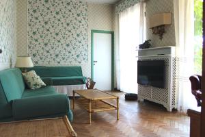 Art Apartment Montebello Family Home