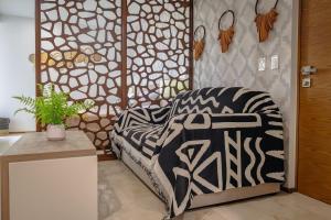 Playa Oasis with Pool & Gym - Walk to Beach & 5th Av