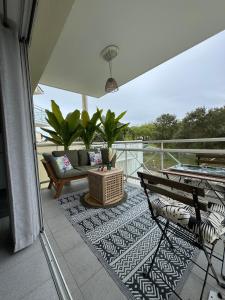 Ocean and forest golf studio