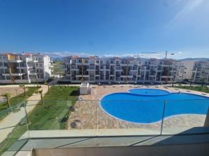 Appartement agréable et lumineux vue sur piscine