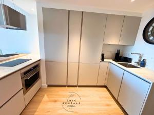 Etoile du Cap - Beach Front 2 BDR Partial Sea View