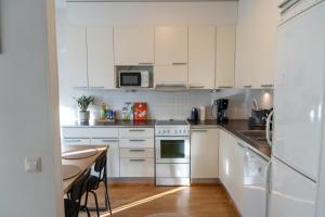 One bedroom apartment by the lake with large balcony