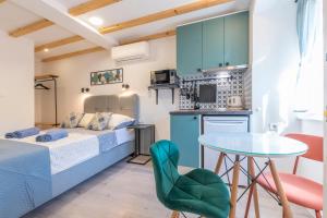 Old Town & Ela Place