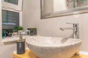 Old Town & Ela Place