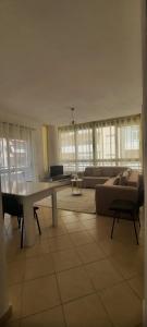 Ce Casa Holiday Apartment Vlorë near the sea, Netflix, parking, balcony, fast Wi-Fi