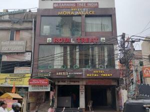 Hotel O Royal Treat
