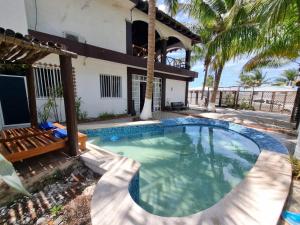 Casa Columpios, con alberca a pasos de la playa