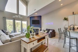 4 Mi to Dtwn Gem with Lake Access in Camdenton